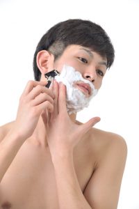 髭の剃り方